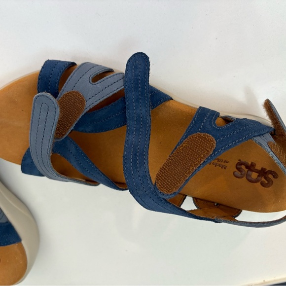 SAS Women's Navy and Tan Sandals - Picture 2 of 5